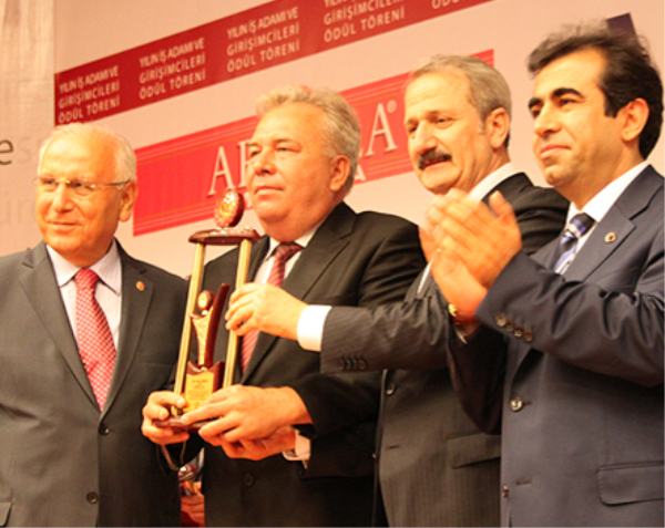 Teknopanel à la 8ème cérémonie de remise des prix des hommes d'affaires et entrepreneurs de l'année